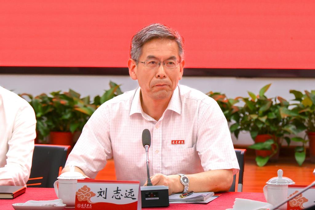 我校召开建校功勋恳谈会-宿迁学院